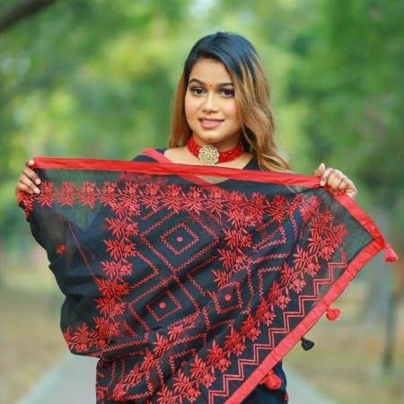 Black Red Halfsilk Saree